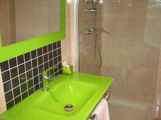 Bathroom 4, Hotel Costamar, Málaga