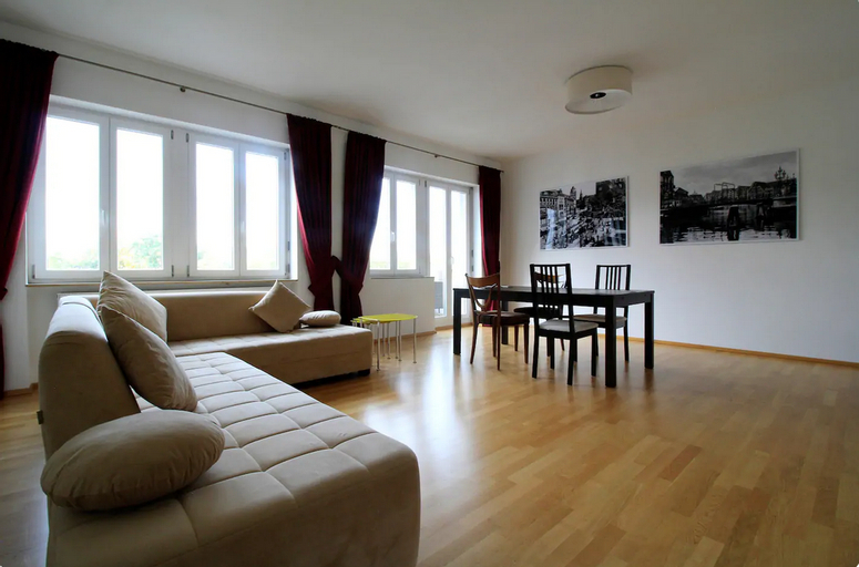 Others 4, Luxury city apartment - view of river and castle, Würzburg