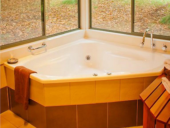 Bathroom 3, Chestnut Glade Cottage, Murrindindi - East
