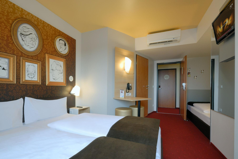 Bedroom 3, B&B Hotel Bonn, Bonn
