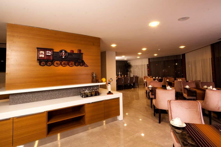 Food & Drinks 4, MAJURA HOTEL BUSINESS, Karşıyaka