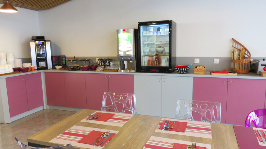 Food & Drinks 5, Appart-Hotel Mer & Golf City Bordeaux Lac, Gironde