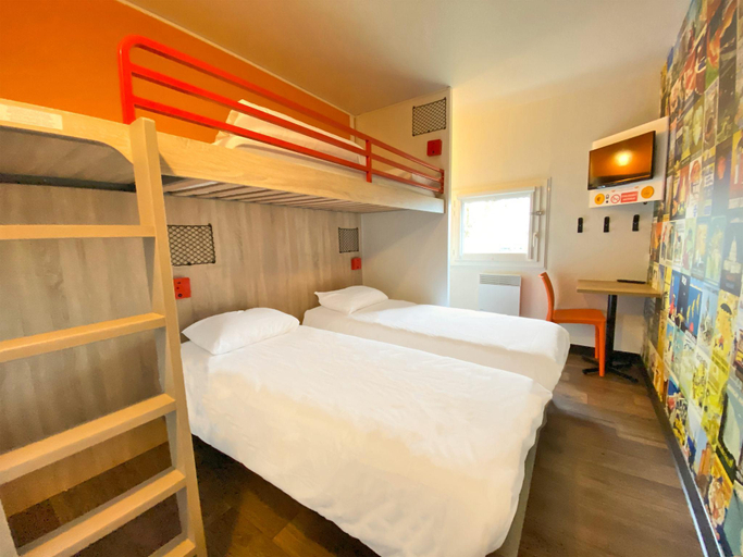 Bedroom 3, Hotel F1 Vannes, Morbihan