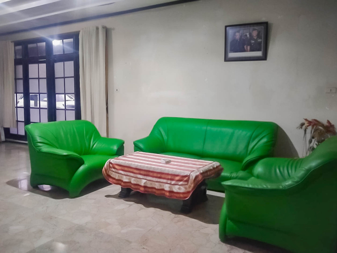 Public Area 3, Hotel Mataram Cipanas Syariah Mitra RedDoorz, Cianjur