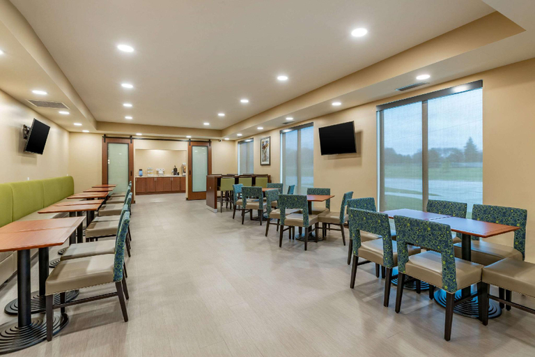 Food & Drinks 4, Comfort Inn & Suites West Des Moines, Dallas