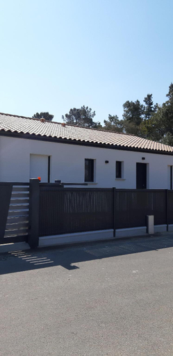 Others 5, Holiday home with private pool, Vendée