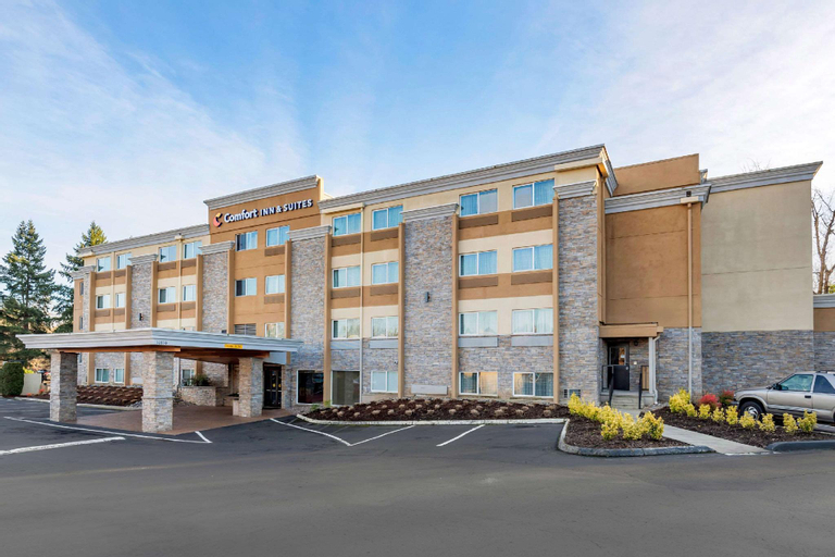 Exterior & Views 2, Comfort Inn & Suites Tigard near Washington Square, Washington
