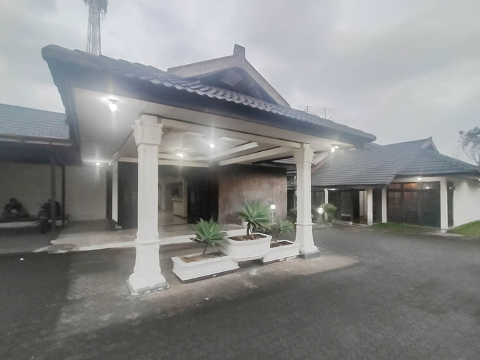 Exterior & Views, Hotel Mataram Cipanas Syariah Mitra RedDoorz, Cianjur