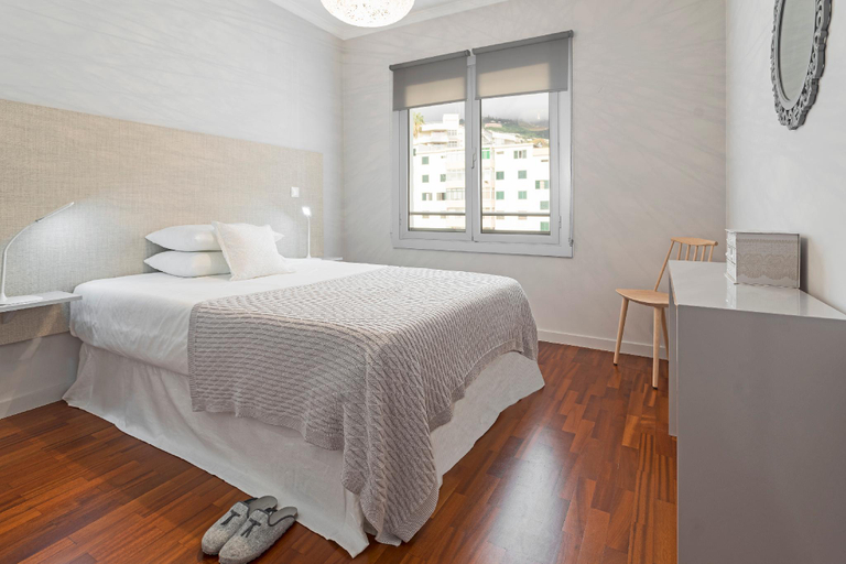 Bedroom 2, Santa Catarina I, modern city apartment, Funchal