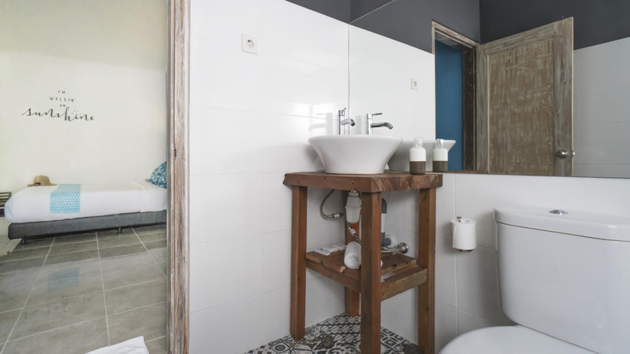 Bathroom 4, Sanur House, Denpasar