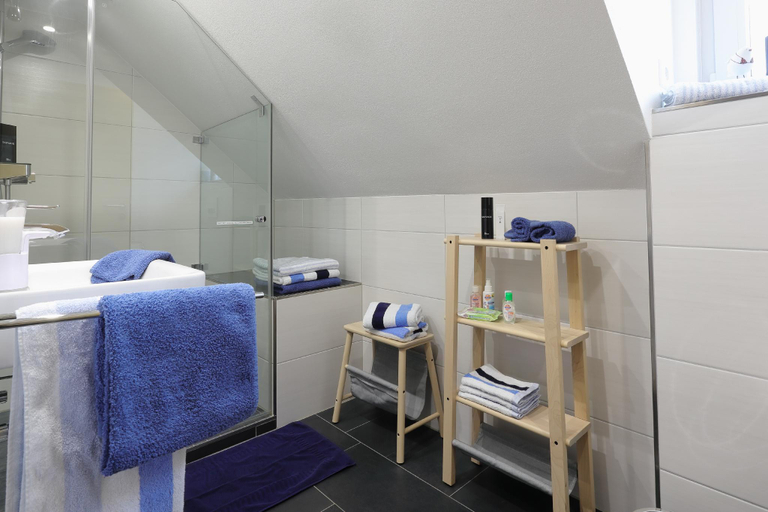Bathroom 3, Ferienhaus Däschinger Ganzes Haus, Rhein-Hunsrück-Kreis