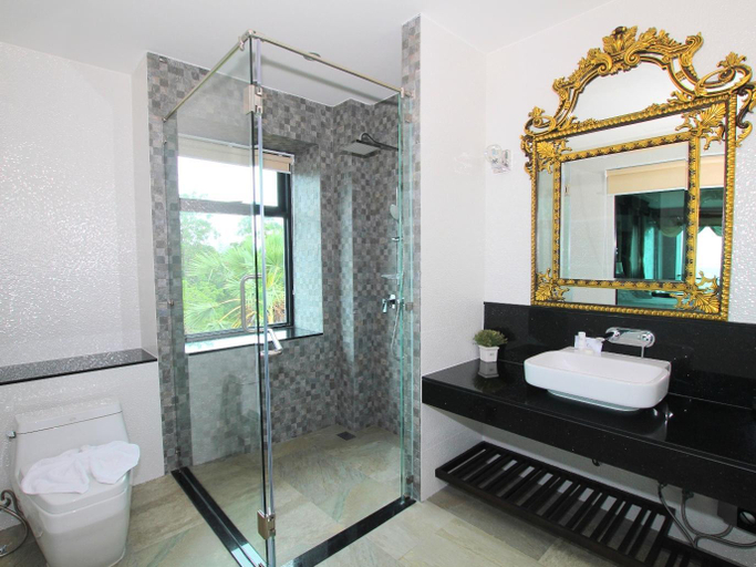 Bathroom 5, I Calm Resort, Cha-Am