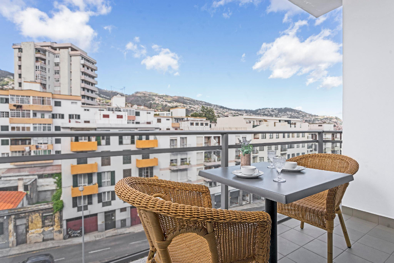 Others 5, Santa Catarina I, modern city apartment, Funchal