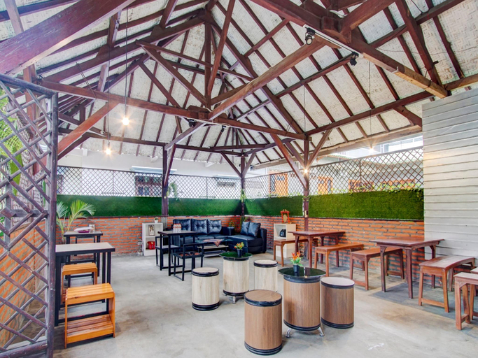 Food & Drinks 2, OYO 90240 Pandan Inn Guest House Batu, Malang