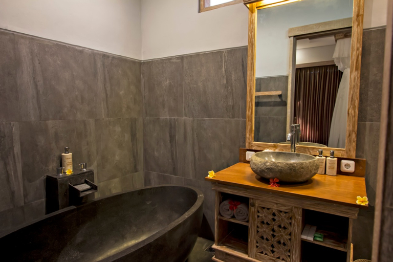 Bathroom 11
