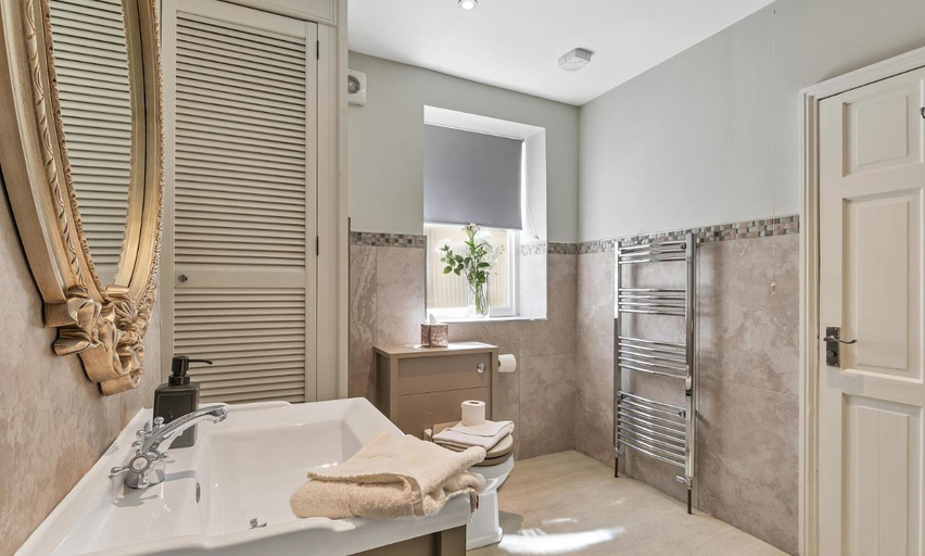 1, Central Pier Place| By My Getaways , Brighton and Hove