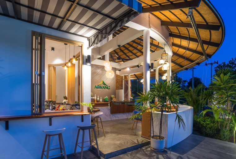 Exterior & Views 20