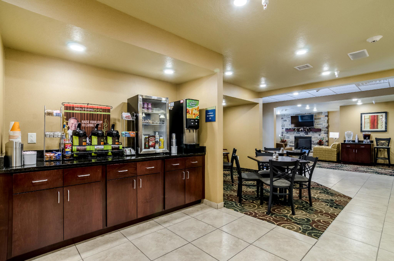 Public Area 2, Cobblestone Inn & Suites - Cambridge, Furnas