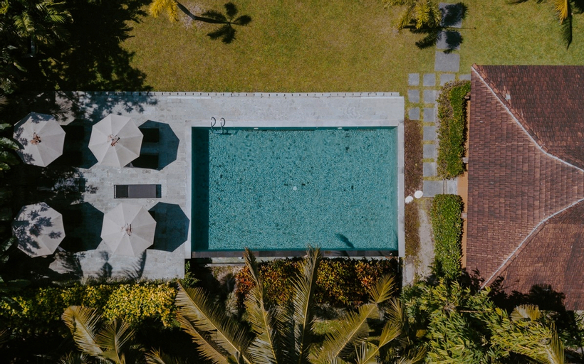 Exterior & Views 15