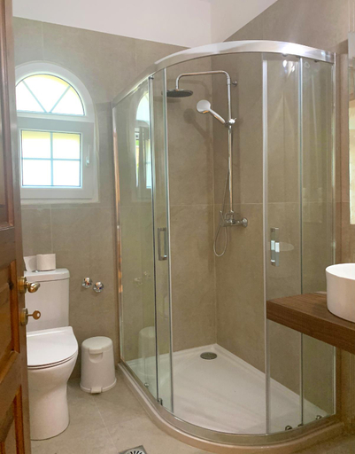 Bathroom 4, Natalia Apartment A with panoramic sea views of Agios Gordios bay, Ionian Islands