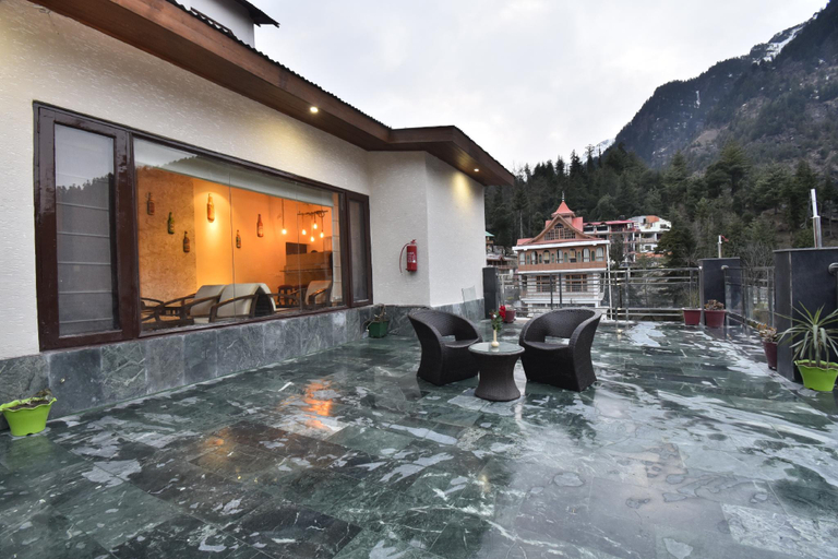 Sport & Beauty 2, Hotel Snowcrests Manor, Kullu