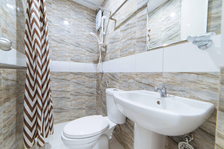 Bathroom 4, La Anclar Hotel, Davao City