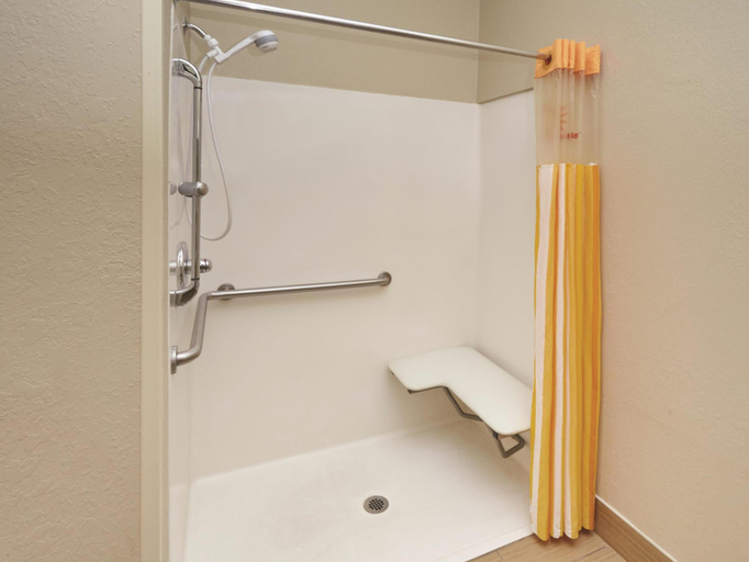 Bathroom 4, La Quinta Inn & Suites by Wyndham South Bend, Saint Joseph