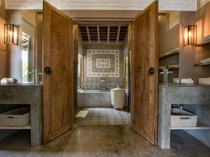 Bathroom 5, Mannao Estate by Villa Finder, Badung