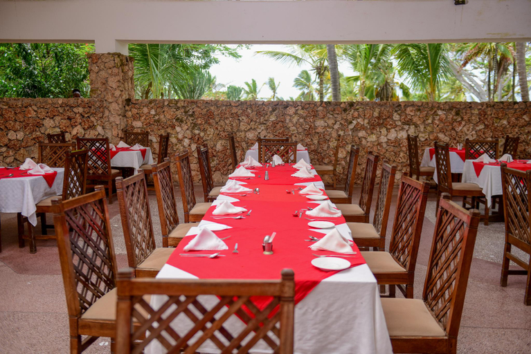 Food & Drinks 2, Mombasa Beach Hotel., Nyali