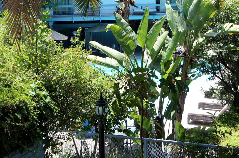 Others 4, Highland Gardens Hotel, Los Angeles