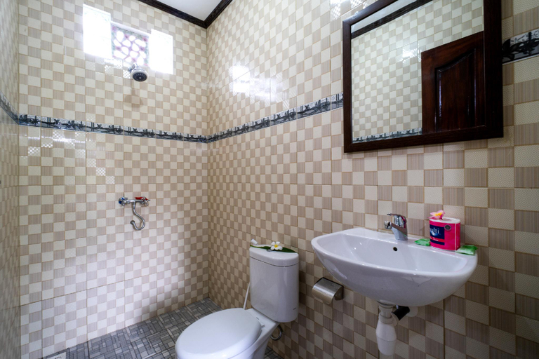 Bathroom, Mega Cahya Bungalow, Klungkung
