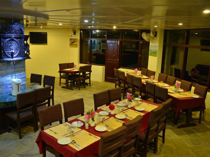Food & Drinks 5, Jungle World Resort, Narayani