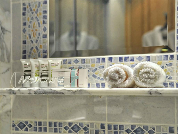 Bathroom 4, Romance Alexandria Hotel, Alexandria