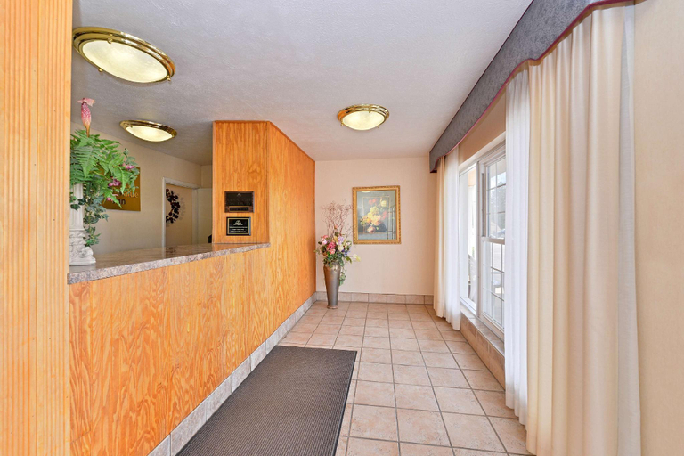 Public Area 3, Americas Best Value Inn Austinburg, Ashtabula