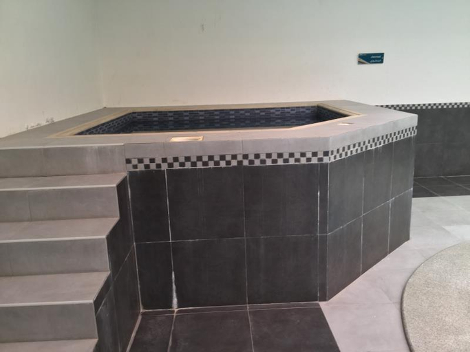 Bathroom 4, Executives Hotel Azizia, Riyadh
