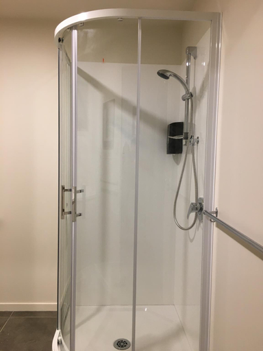 Bathroom 3, Colonial Lodge Motel, Waitaki