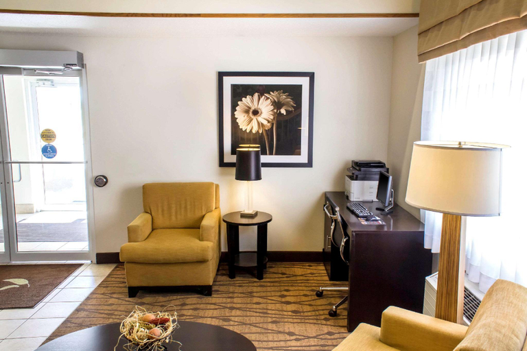 Public Area 2, Sleep Inn & Suites Charles City, Floyd