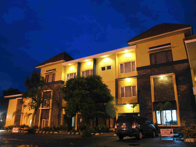 Exterior & Views 30