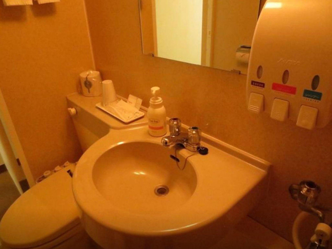 Bathroom 3, Kochi Pacific Hotel, Kōchi