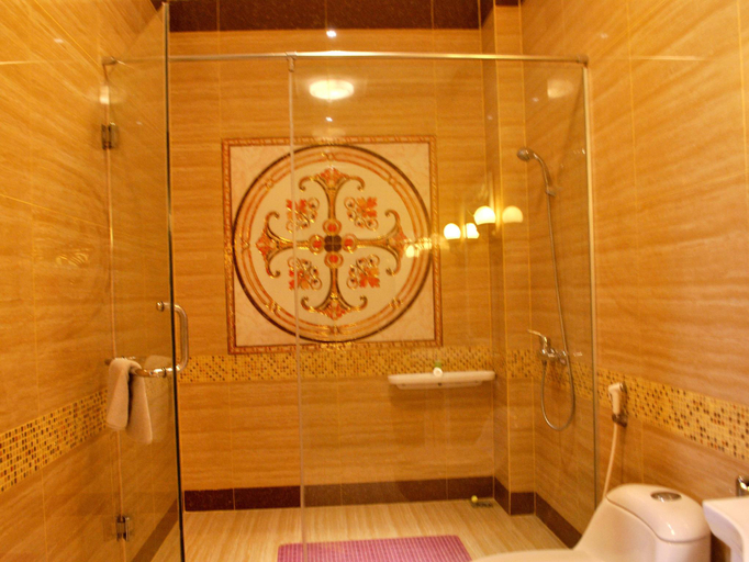 Bathroom 4, Hotel Grand Town, Makassar