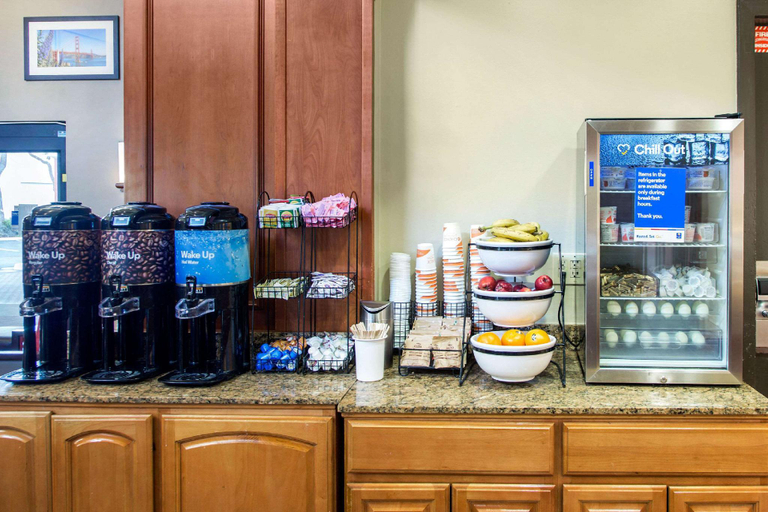 Food & Drinks 5, Comfort Inn & Suites San Francisco Airport North, San Mateo