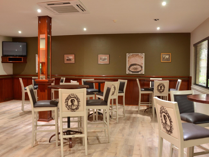 Food & Drinks 5, Cresta Riley's Hotel, Ngamiland East