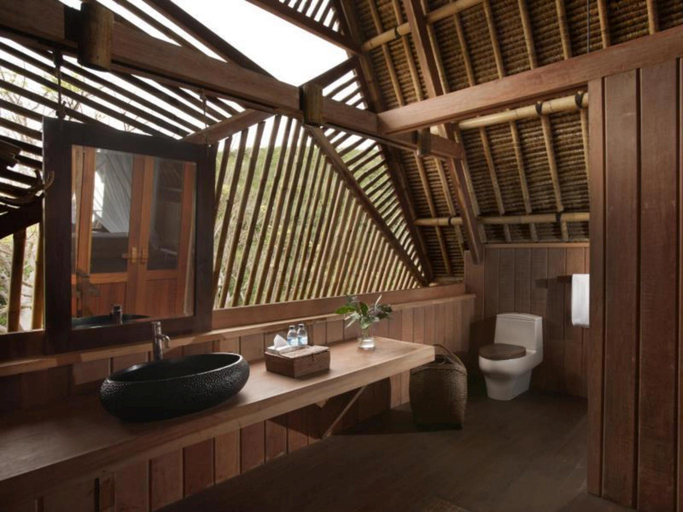 Bathroom 5, Jeeva Beloam Beach Camp, Lombok