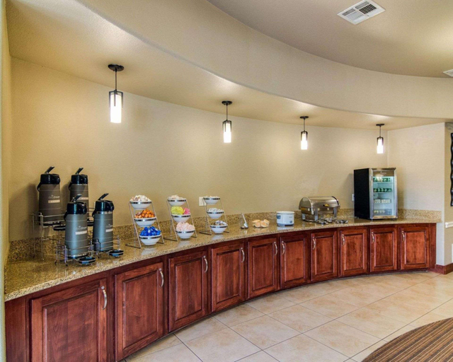 Food & Drinks 5, Sleep Inn & Suites Tyler South, Smith