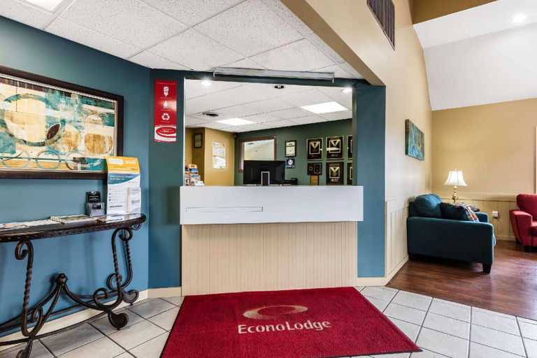 Public Area 2, Econo Lodge Inn & Suites Dickson, Dickson