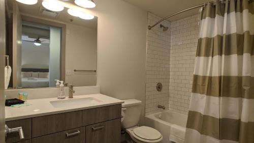 Spacious Fully Equipped Kitchen Fitness Center, Sedgwick