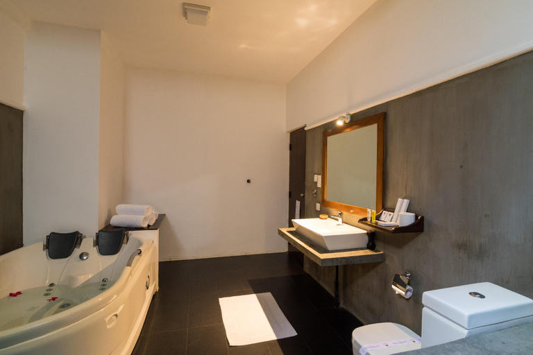 Bathroom 4, Camellia Resort and Spa, Dambulla