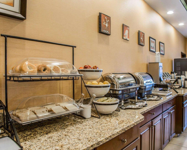 Food & Drinks 5, Comfort Inn Naugatuck-Shelton, Ct, New Haven