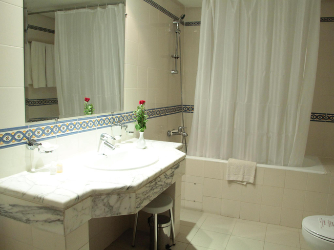 Bathroom 4, El Kantaoui Center and Spa, Hammam Sousse