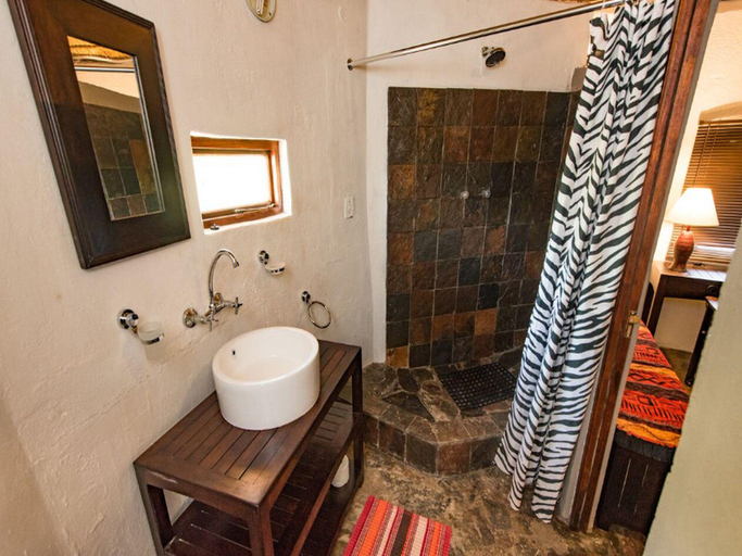 Bathroom 5, Ku Sungula Safari Lodge, Mopani